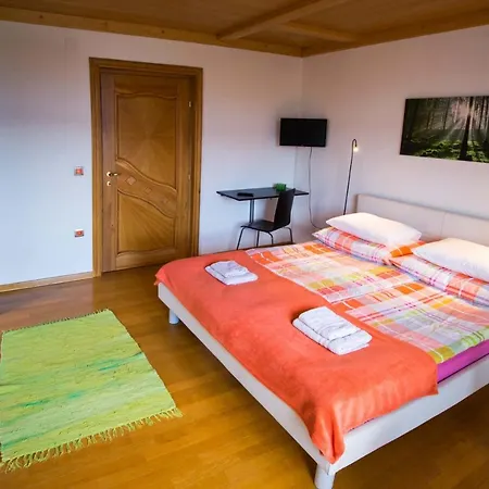 Ambrozic ゲストハウス