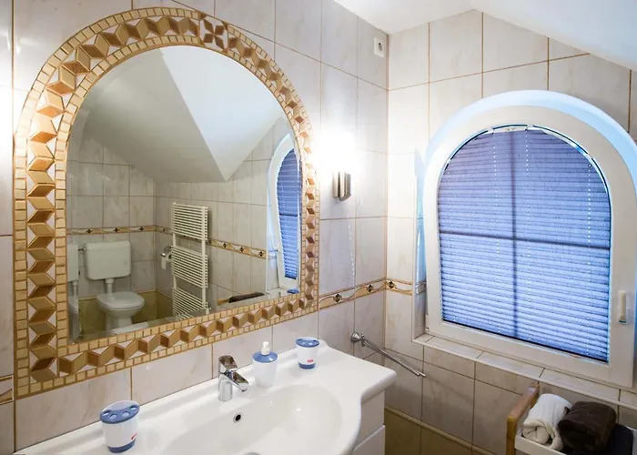 Ambrozic 3* بليد